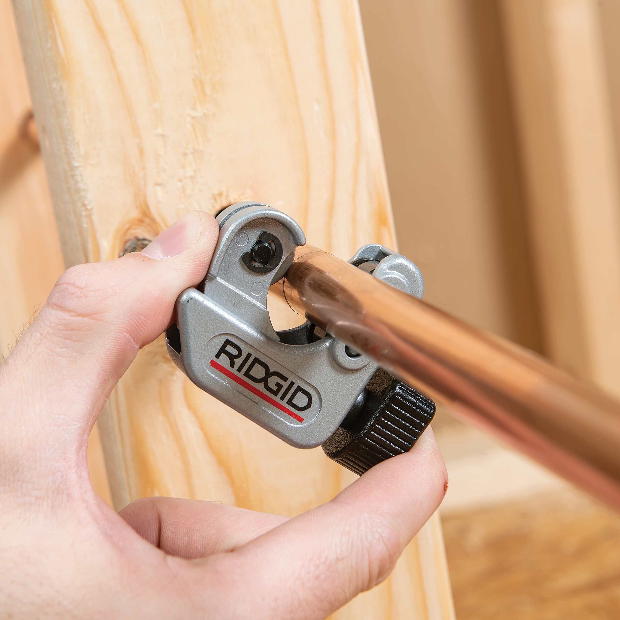Ridgid Tools 40617 Coupe-tube 1/4" à 1-1/8" pour quartiers rapprochés