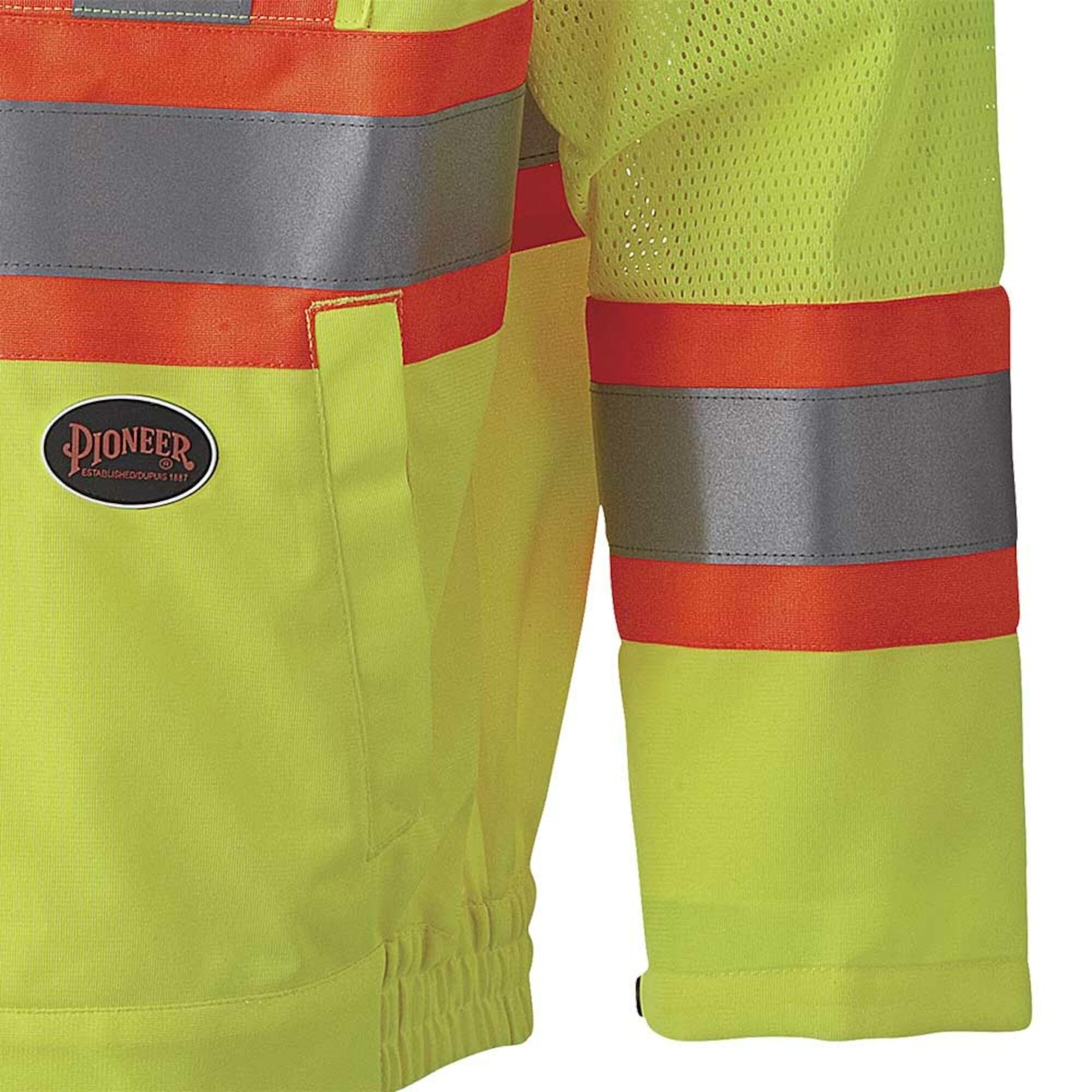 Pioneer V1070260 Hi-Viz Traffic Control Safety Jacket, 5 Storage Pockets