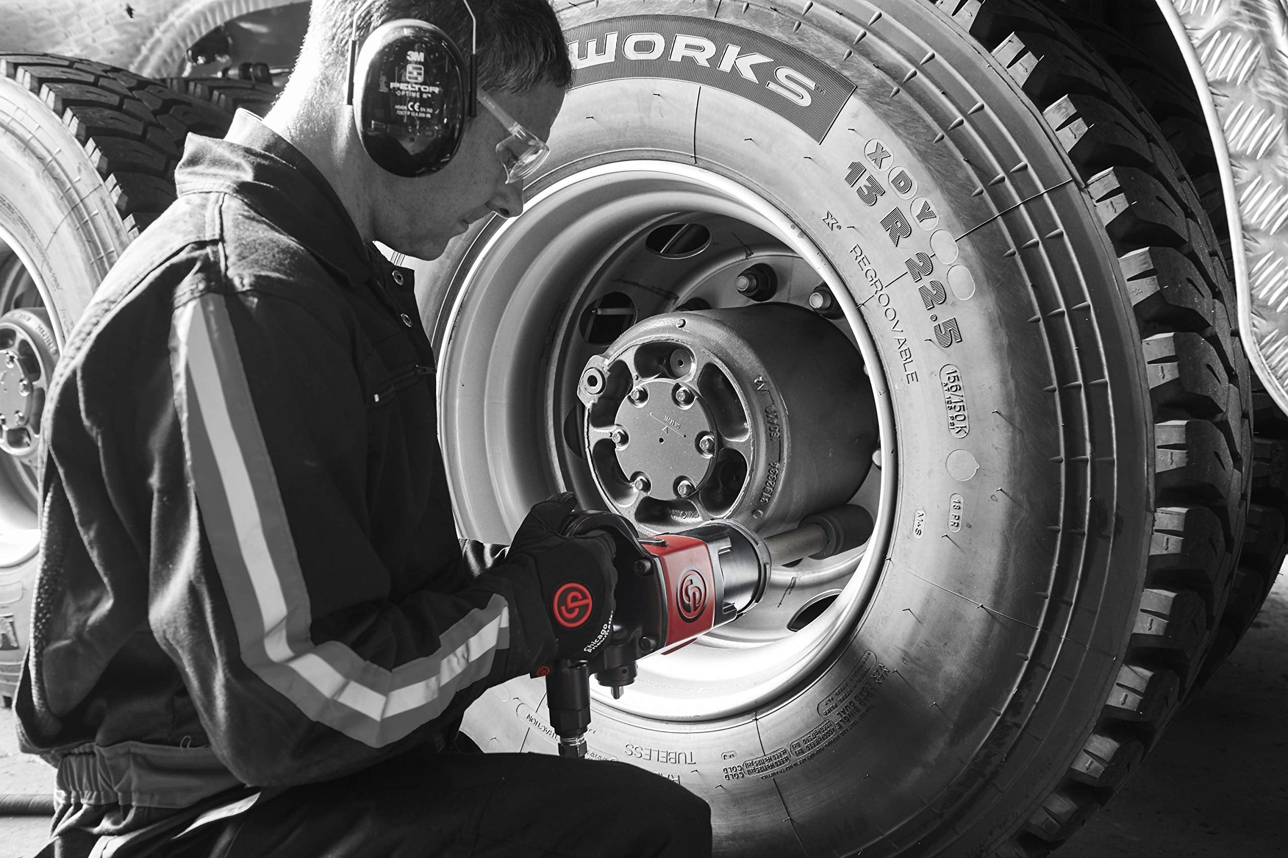 Chicago Pneumatique CP7783-6 - Clé à chocs pneumatique de 1 pouce avec enclume étendue de 6 pouces, poignée en D avec poignée latérale, couple de sortie inversé maximum 1770 pi lbf / 2400 Nm, 6200 tr/min, chien à bascule sans goupille