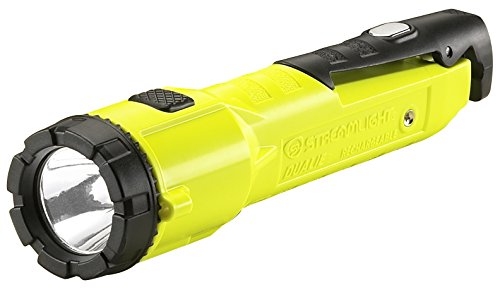 Streamlight 68780 Dualie 3AA Linterna de doble haz, haz puntual de 140 lúmenes y luz de inundación orientada hacia abajo de 140 lúmenes con clip incorporado y base magnética, amarillo - 140 lúmenes